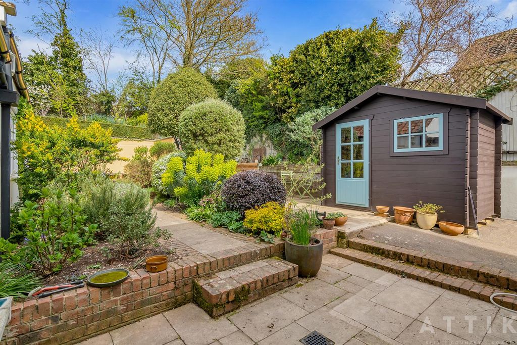 Property photo 2 of 47