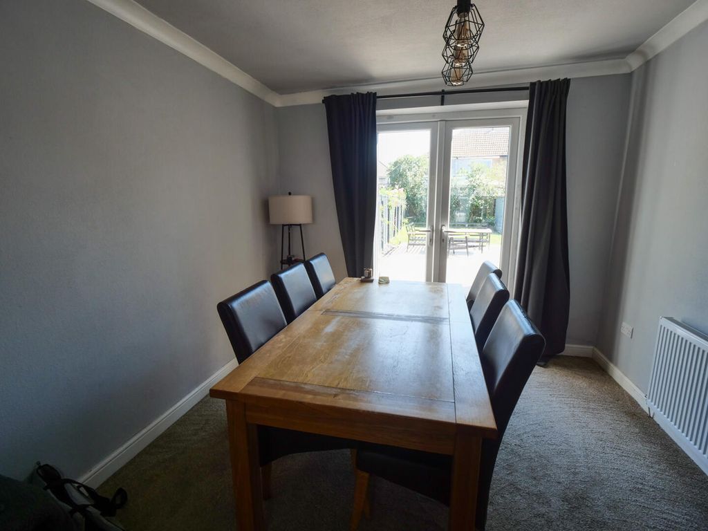 Property photo 3 of 11 Dining Room