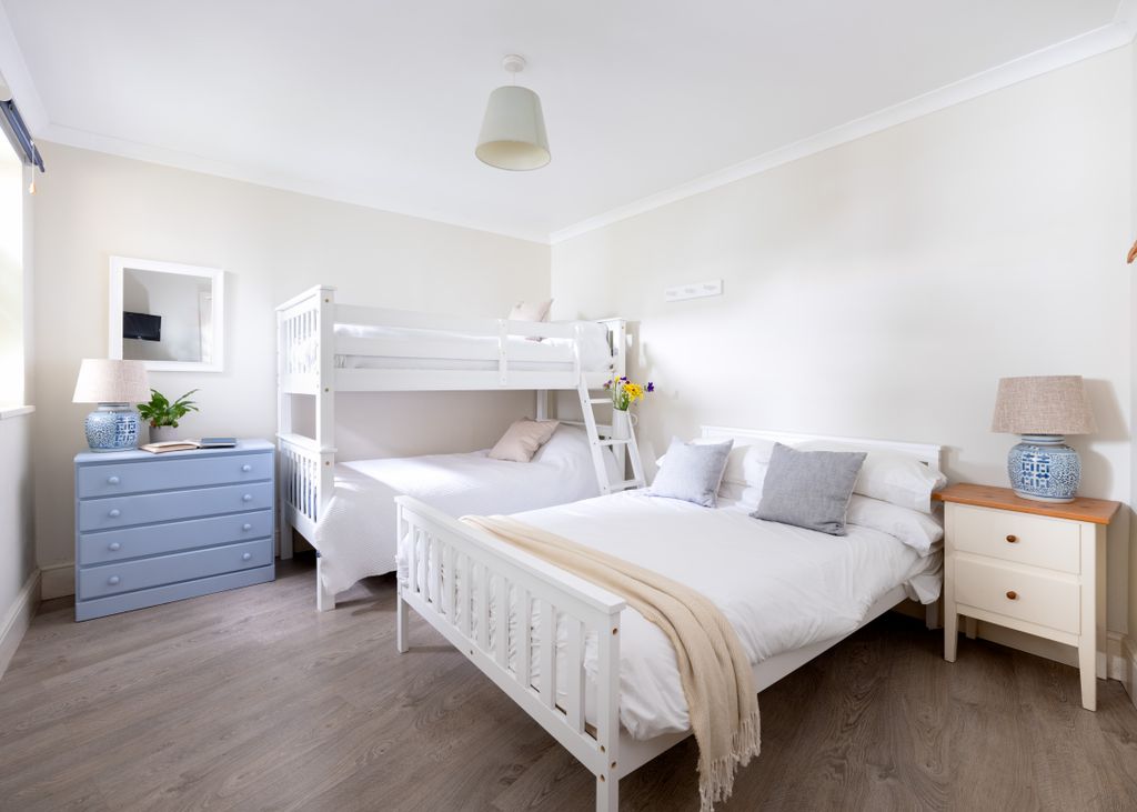 Property photo 3 of 13 67Aa01Fb63254_Trelawney Court 2-1