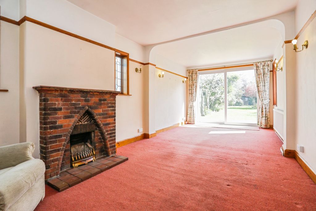 Property photo 3 of 28