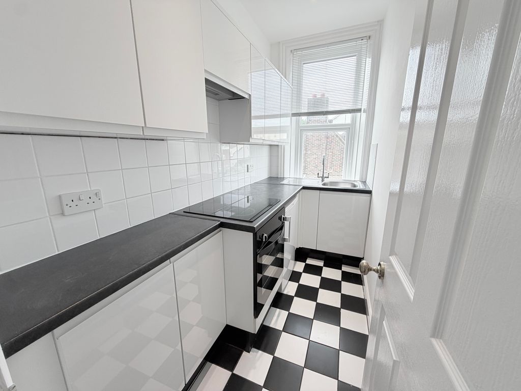 Property photo 3 of 7 Kitchen 