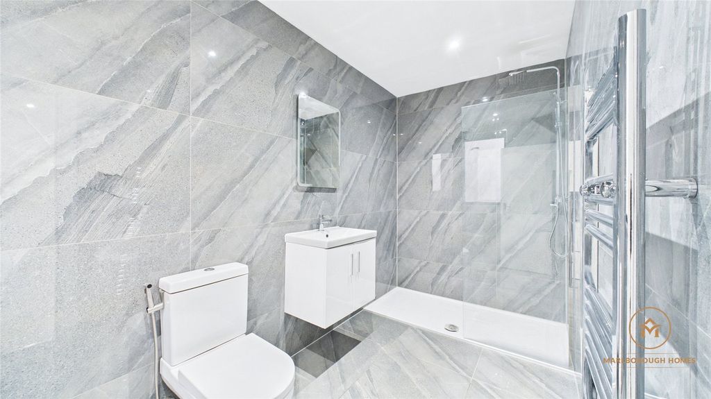 Property photo 3 of 11 Picture No. 06