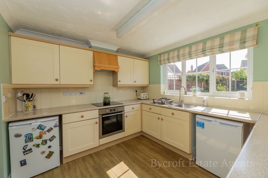 Property photo 2 of 20