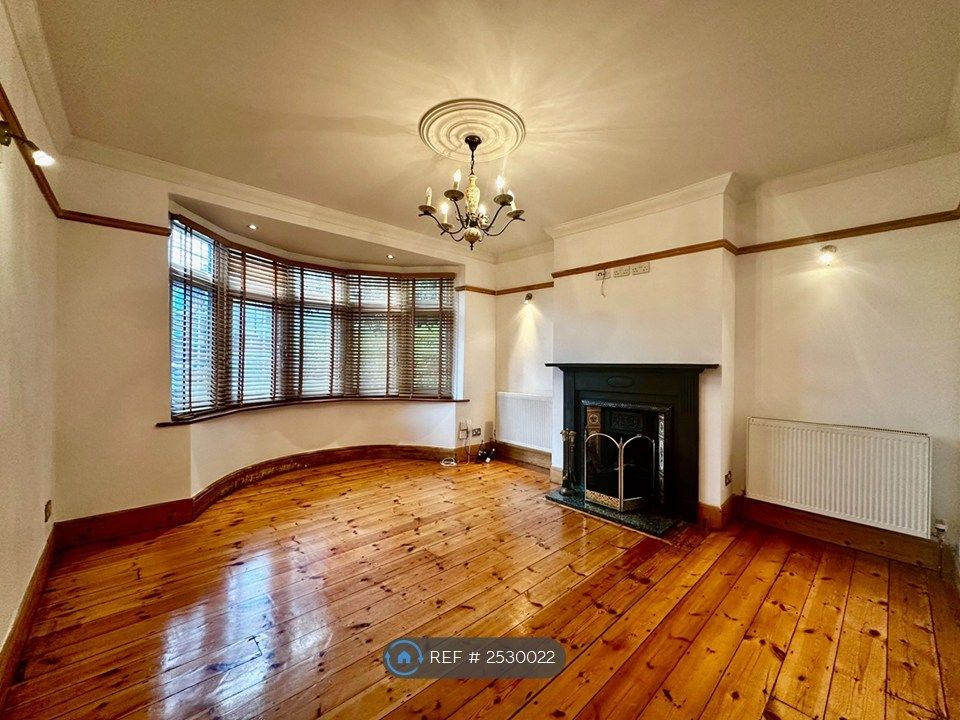 Property photo 3 of 18 Room 5/ Reception