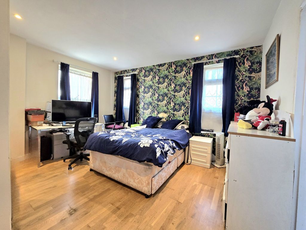 Additional image 30 of 7 bed detached house for saleGreat West Road, Hounslow, Greater London TW5