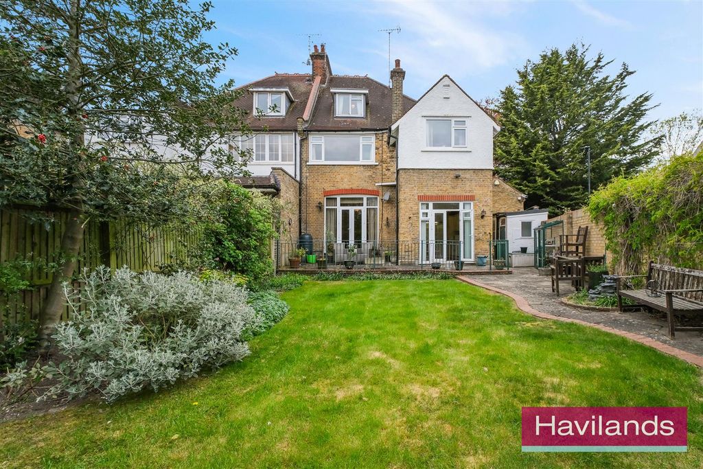 Property photo 1 of 22 Wellington Road-18.Jpg