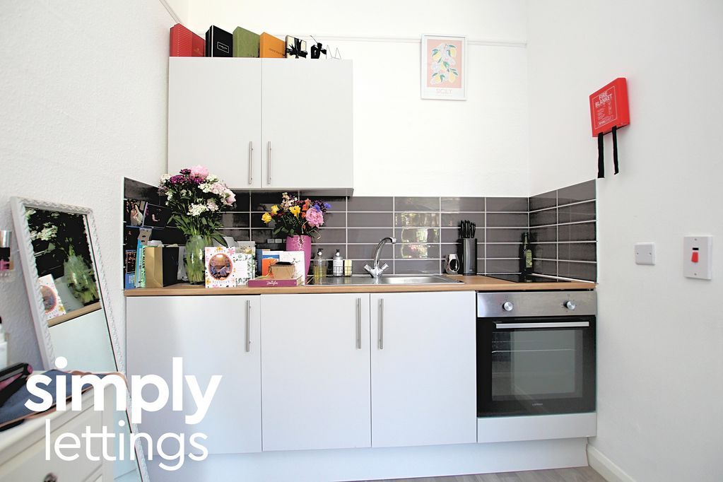 Property photo 3 of 6 Photo 4