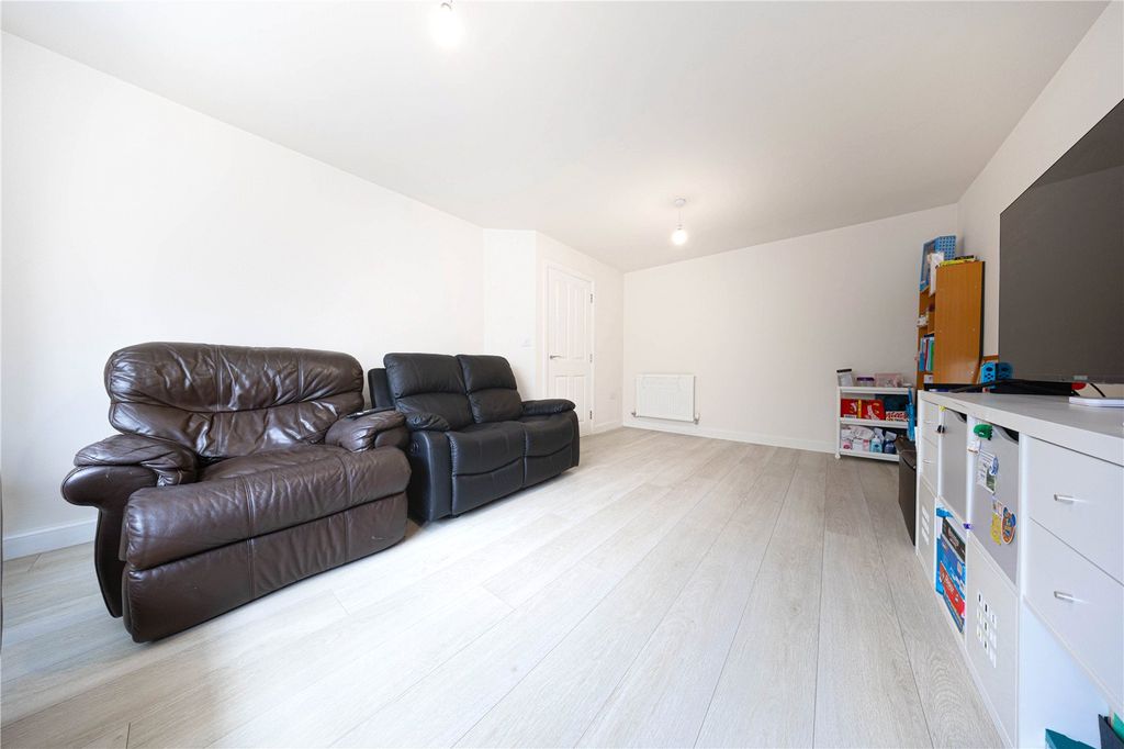 Property photo 3 of 31 Picture No. 42