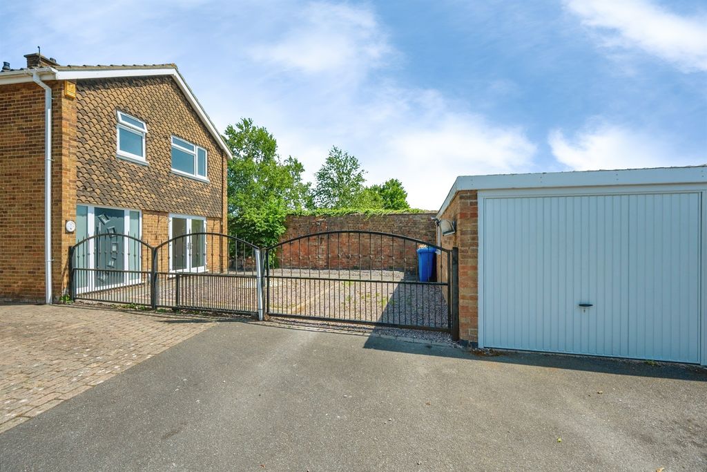 Property photo 1 of 25