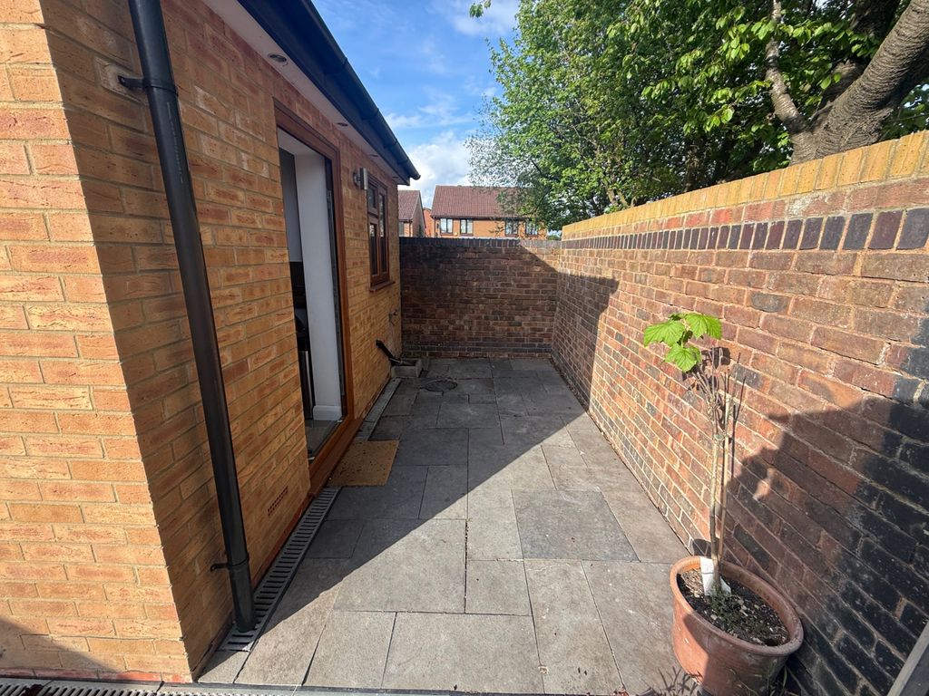 Property photo 2 of 11 Gallery