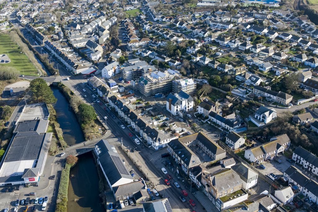 Property photo 3 of 18 Copper House, Hayle, Cornwall, Tr27 4Dz