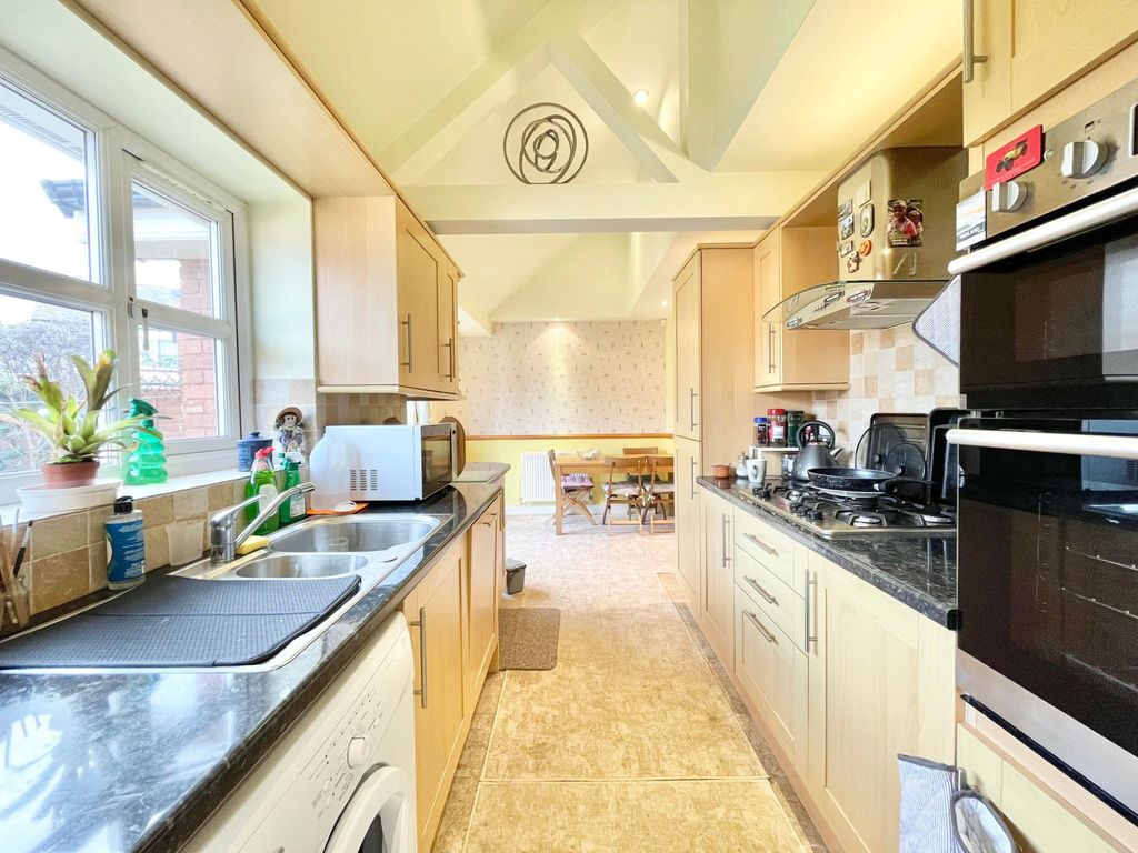 Property photo 3 of 21