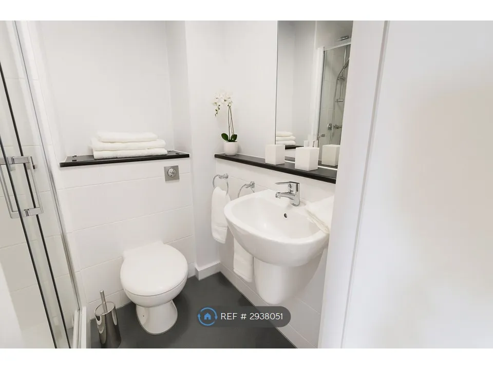 Apartment in Liverpool - More