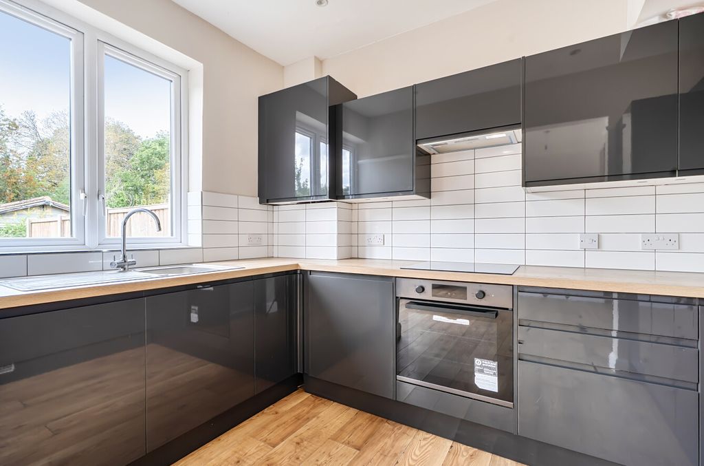 Property photo 2 of 22 1514116-13-6A9974...