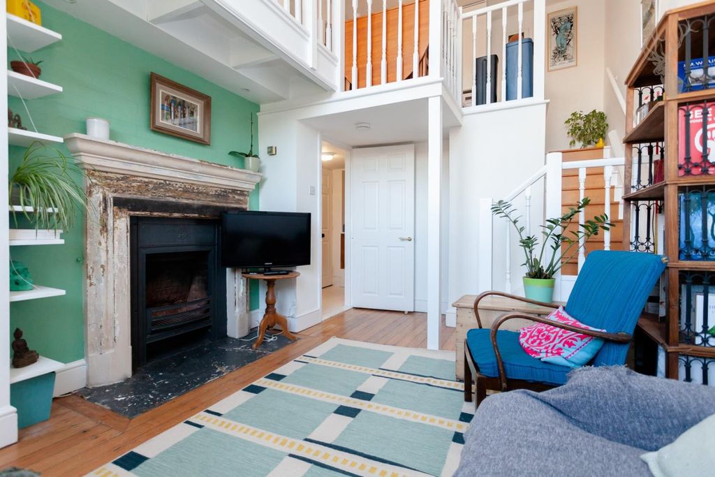 Property photo 1 of 22 Schoolbell Mews (5).Jpg