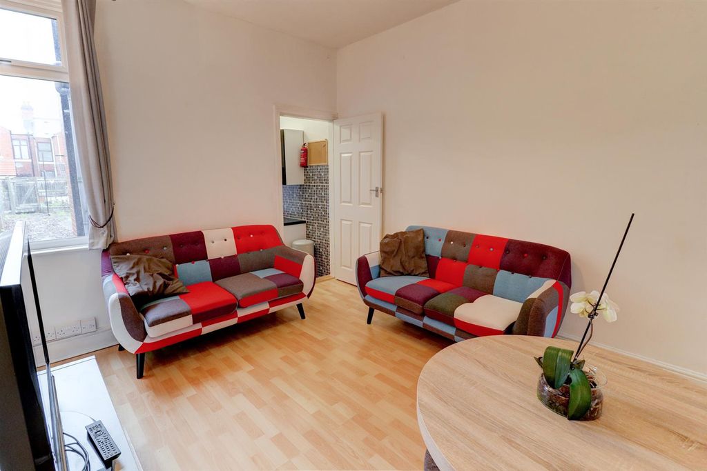 Property photo 3 of 15 Lounge/Diner