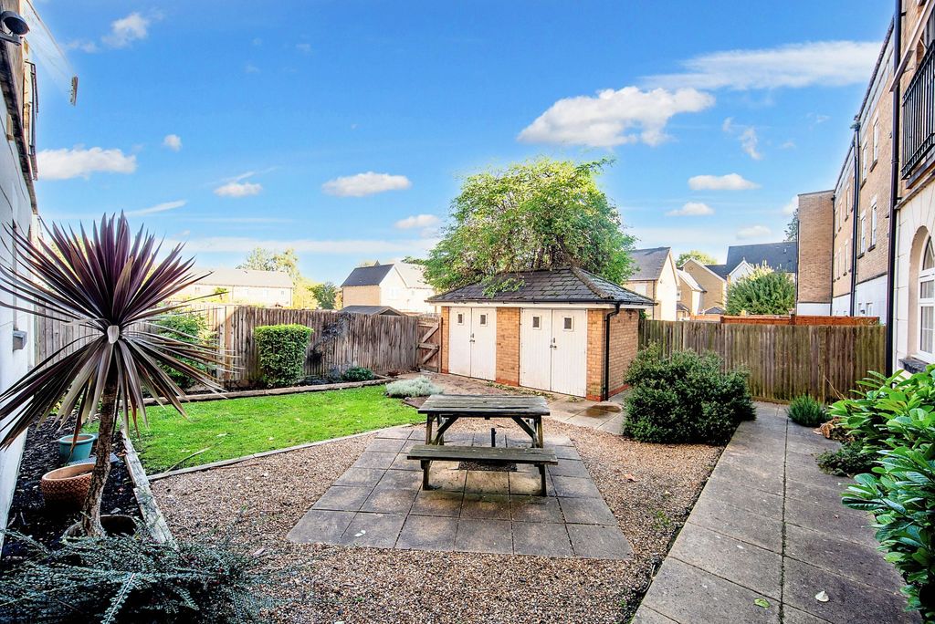 Property photo 3 of 18