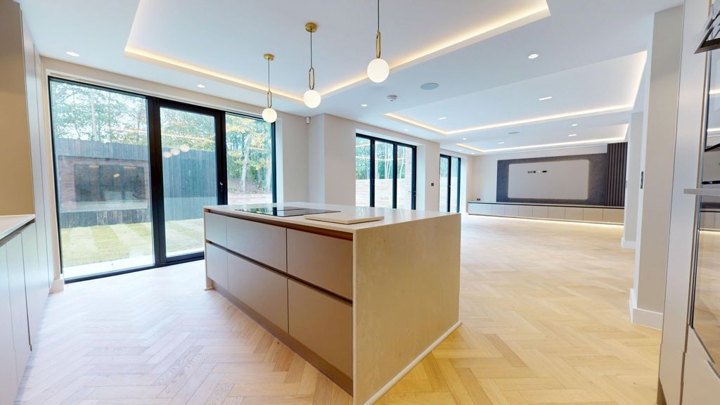 Property photo 2 of 45 4612781