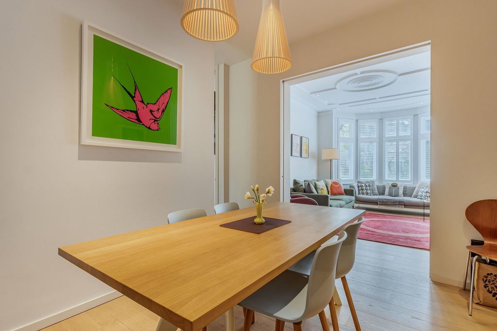 Property photo 3 of 27