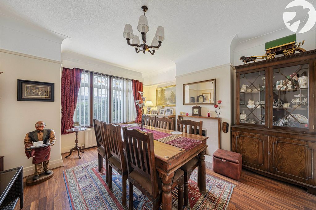 Property photo 3 of 27 Dining Room