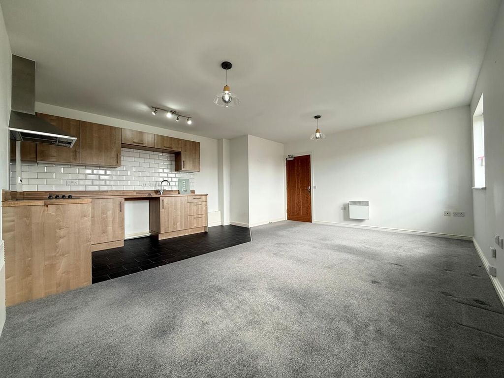Property photo 2 of 7 Kitchen
