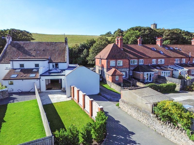 Property photo 2 of 40 Photo 7