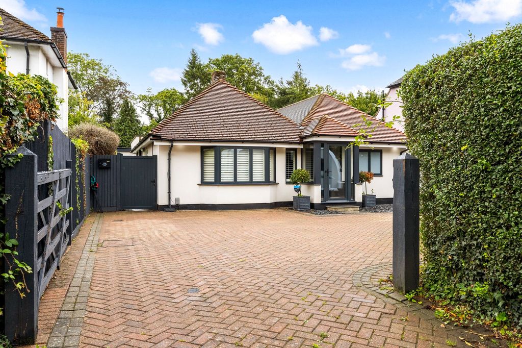 Property photo 1 of 28