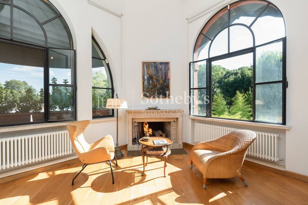 Property photo 2 of 35