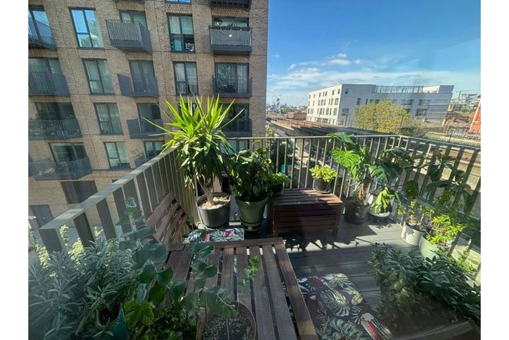 Property photo 2 of 27 Balcony