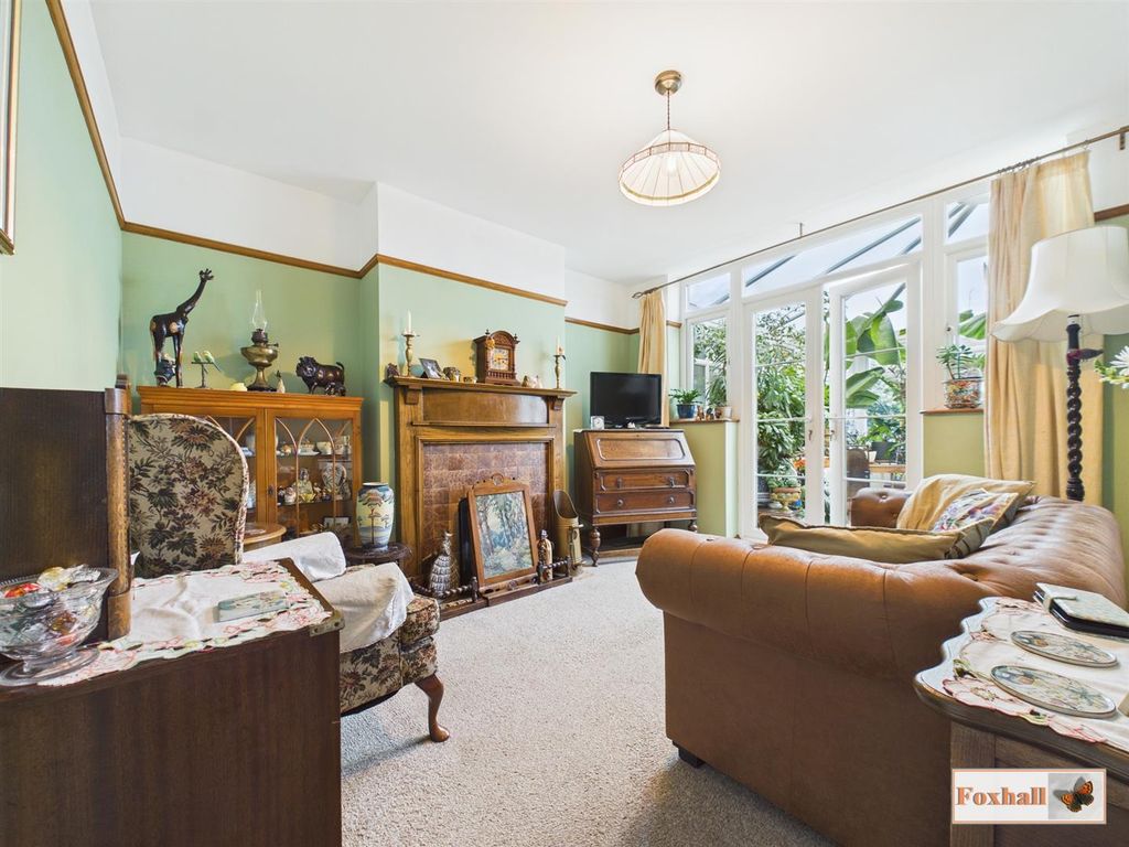 Property photo 2 of 24 Lounge