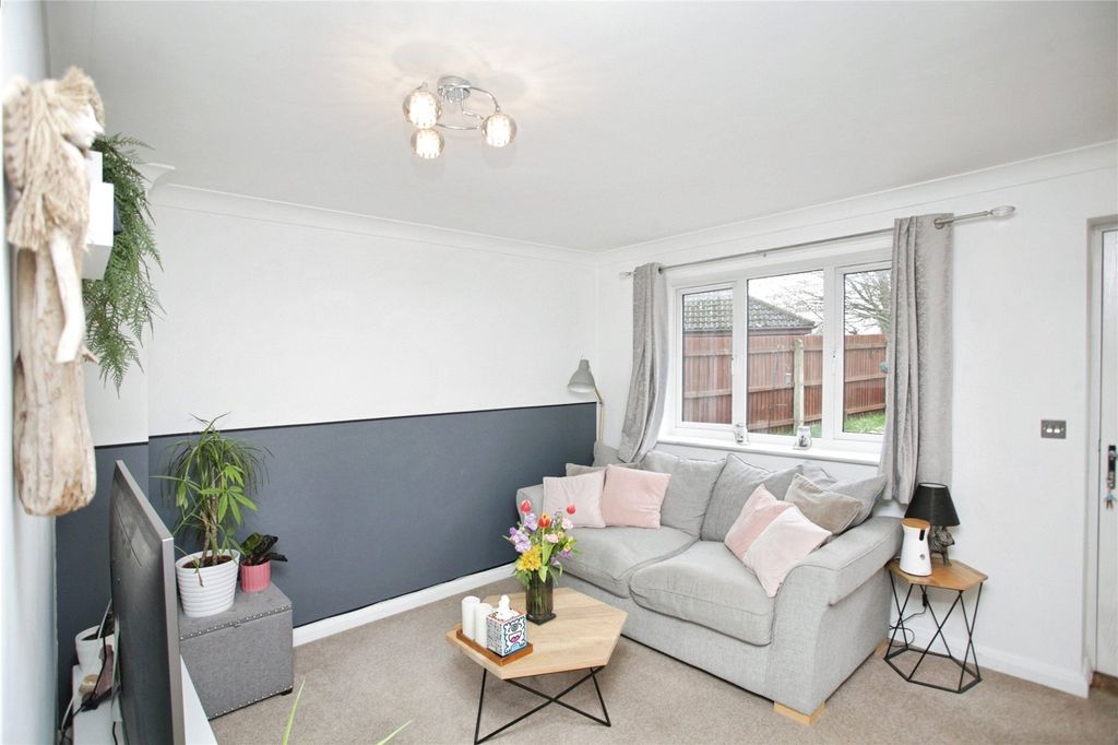 Property photo 2 of 23 Picture No. 30