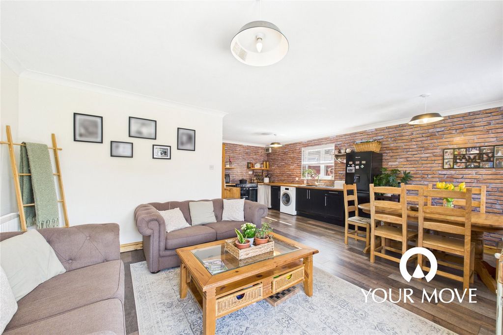 Property photo 2 of 15 Picture No. 02