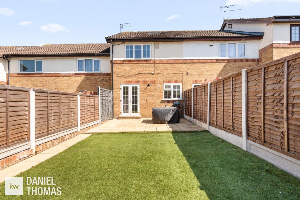 Property photo 3 of 28