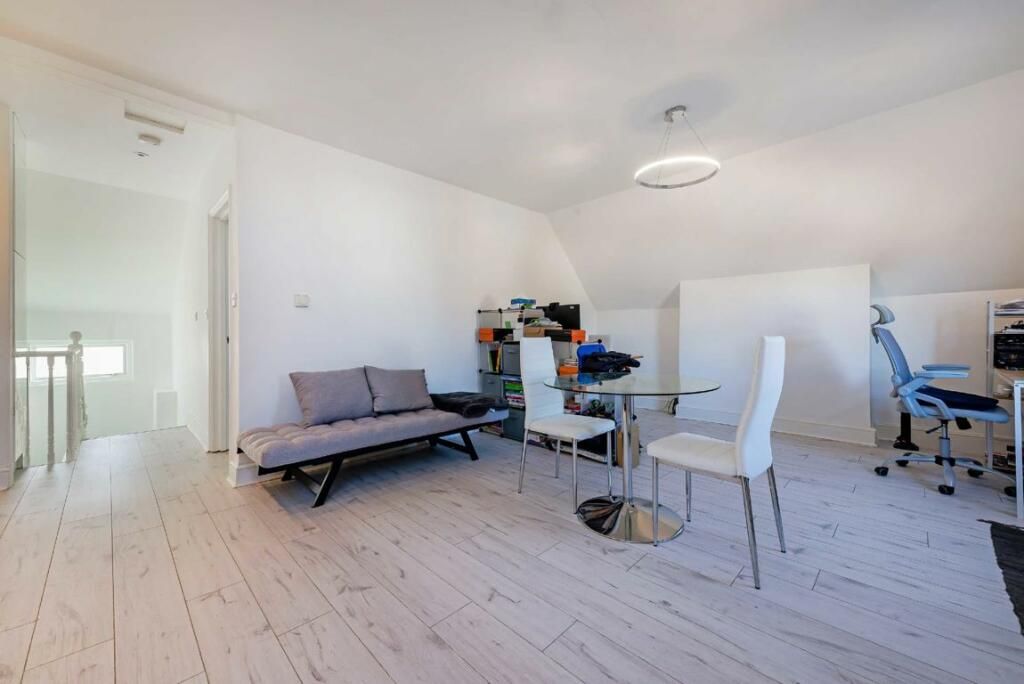 Property photo 3 of 5 Gallery