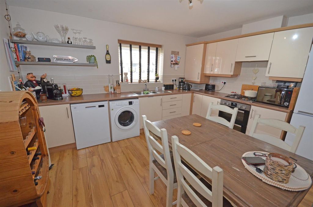 Property photo 3 of 27 07.Jpg