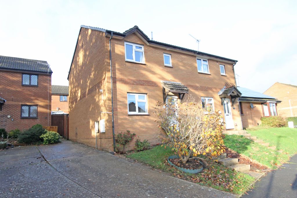 Property photo 1 of 10 Front