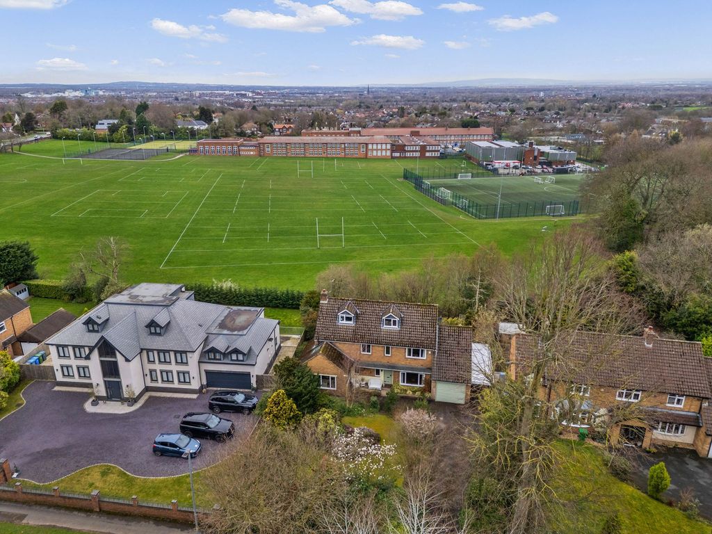 Property photo 2 of 39