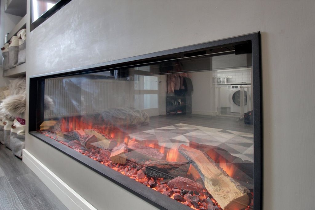 Property photo 3 of 8 Picture 3