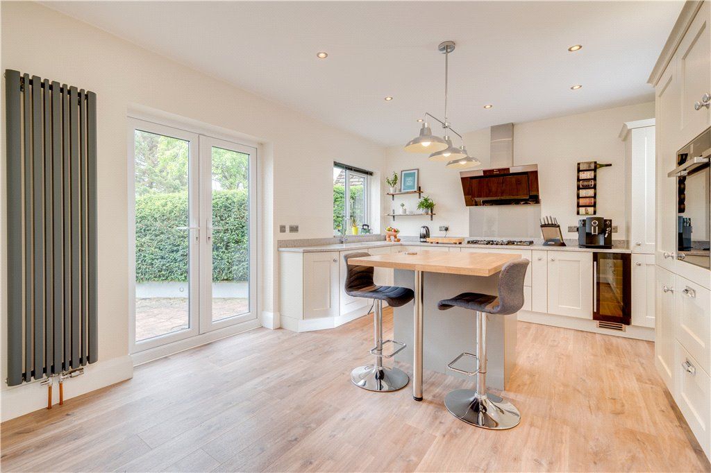 Property photo 3 of 32 Dining Kitchen