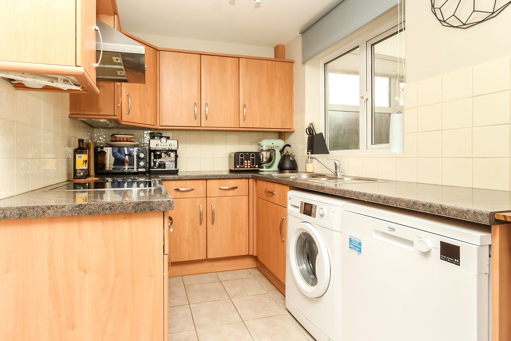 Property photo 3 of 12 Kitchen