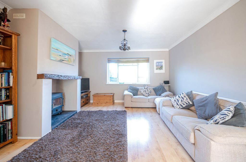 Property photo 2 of 17 1452009-42-69F382...