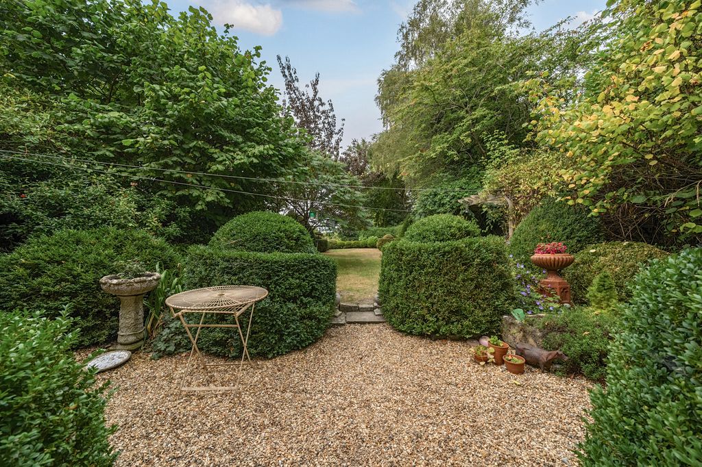 Property photo 2 of 23