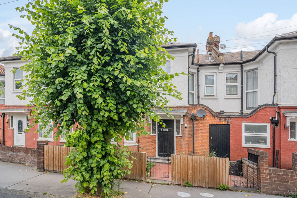 Property photo 1 of 8