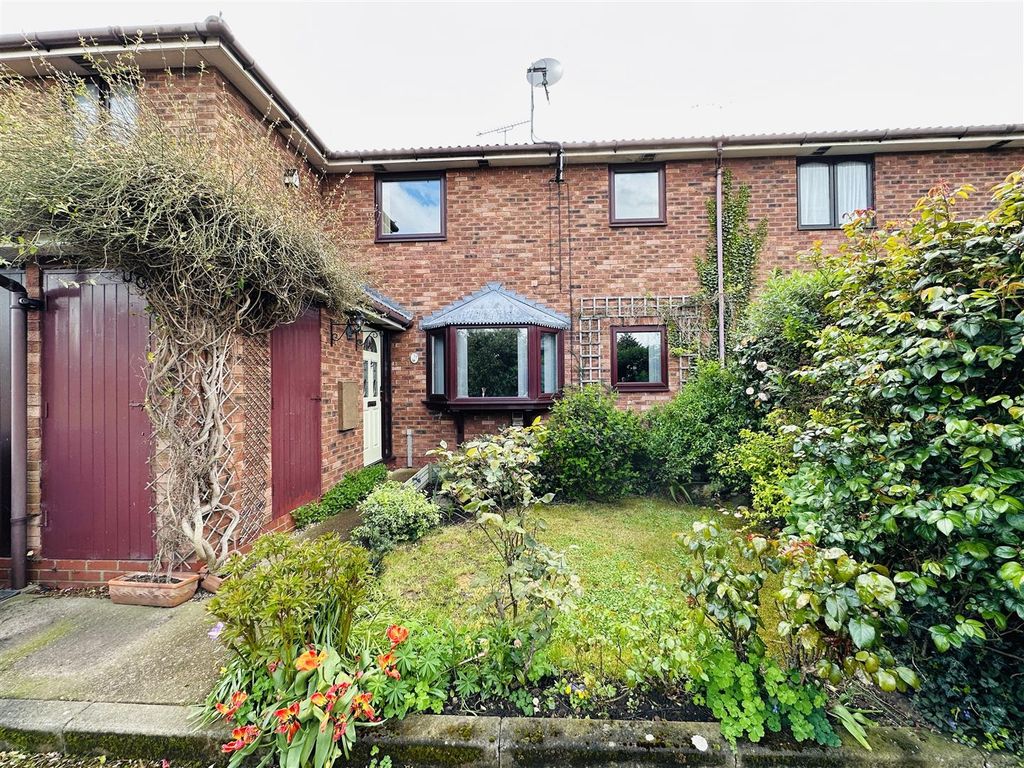 Property photo 1 of 11 Front