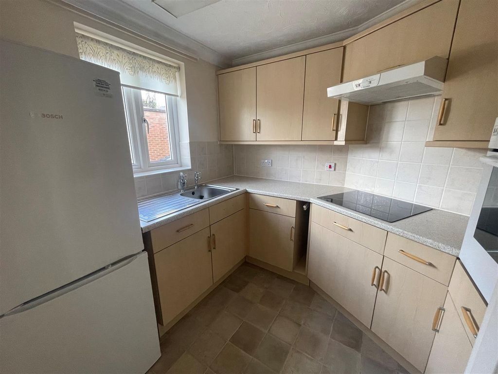 Property photo 3 of 6 Kitchen.Jpg