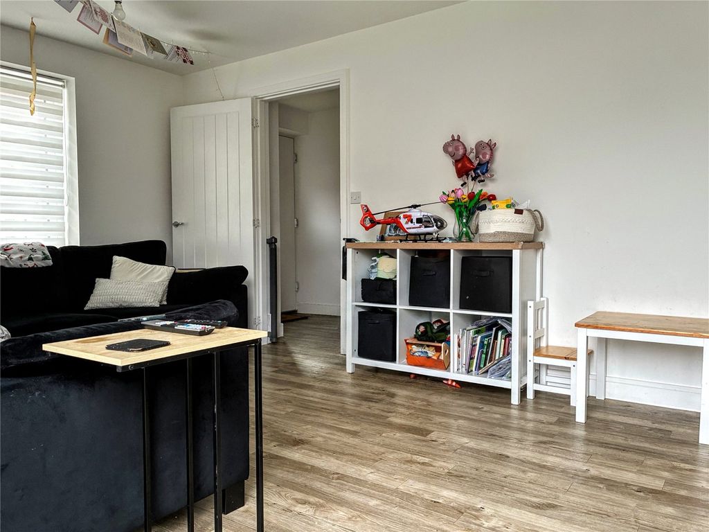 Property photo 2 of 11 Picture No. 08