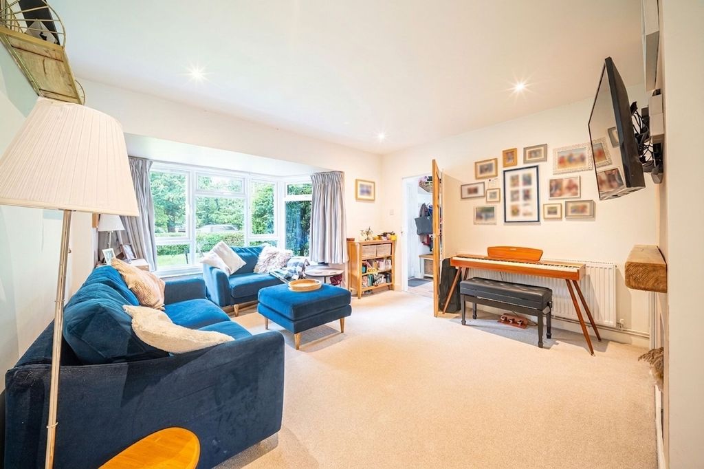 Property photo 2 of 13