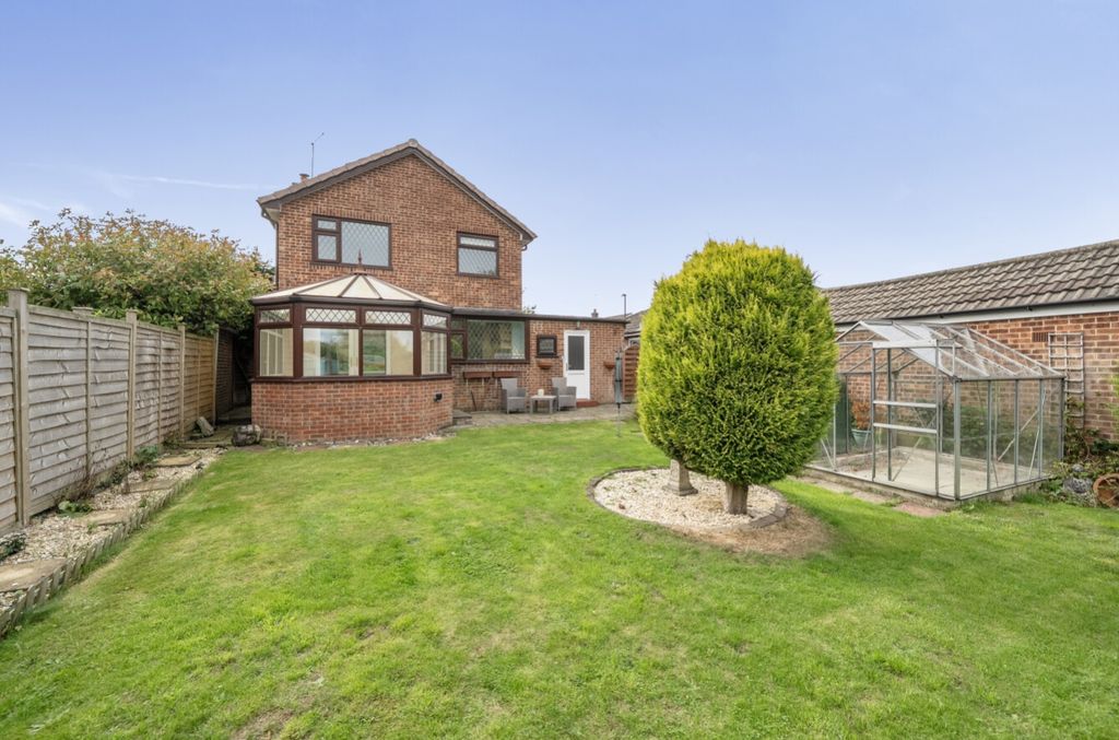 Property photo 1 of 20 Ewemove Harrogate Garden