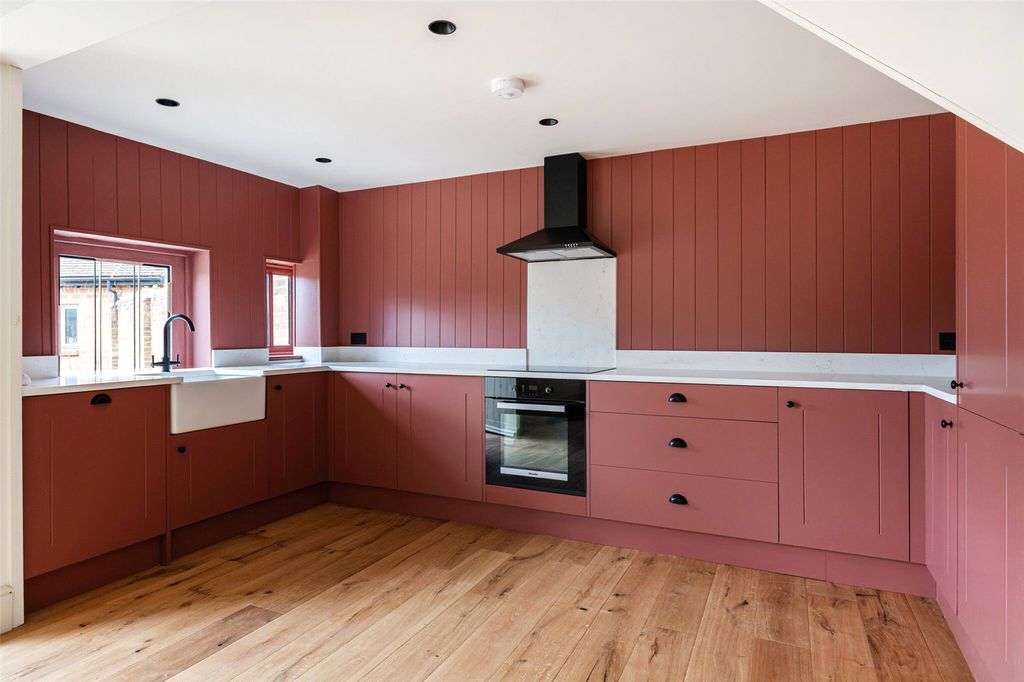 Property photo 3 of 8 No.6 The Courtyard