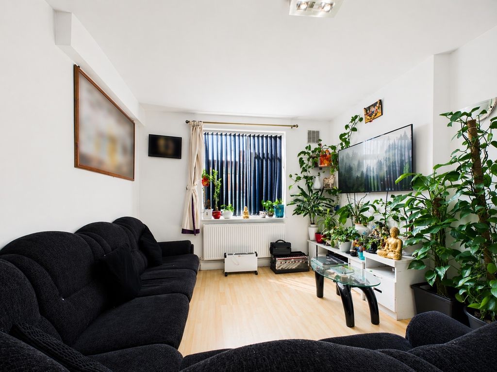 Property photo 2 of 12